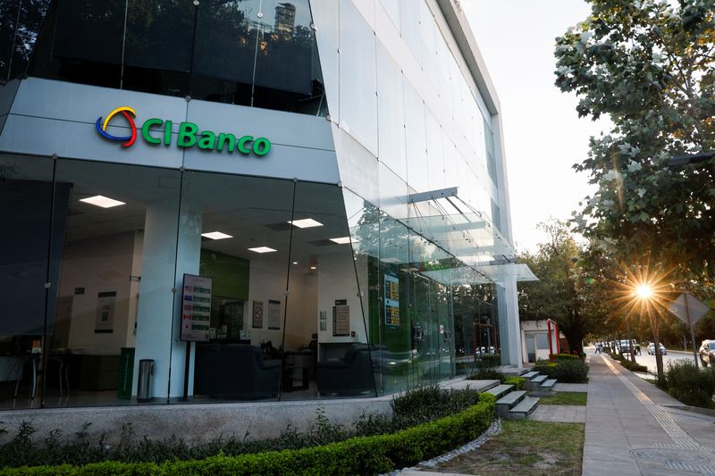 Mexico Transfers Trust Businesses to Development Banks