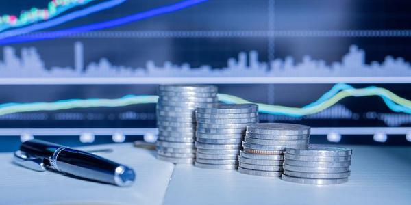 Gold fell below $4,000 as markets anticipate a Federal Reserve rate cut.