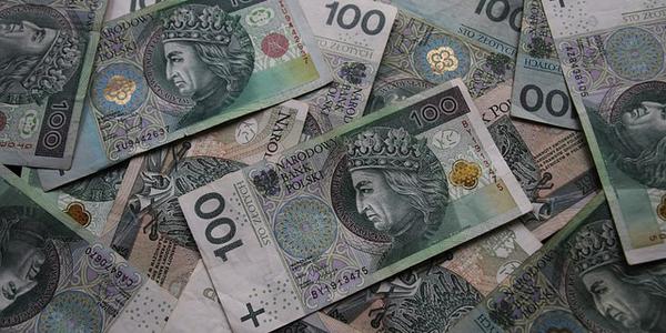 US Dollar Remains Under Pressure After Moody’s Credit Downgrade